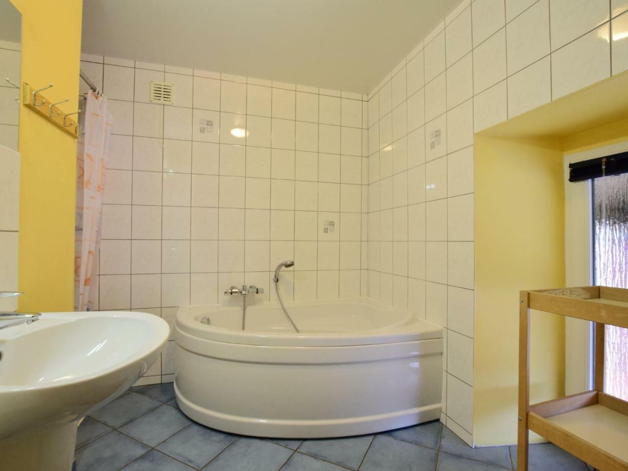 Comfortable Cottage In Neufmoulin With Meadow View Houffalize Buitenkant foto
